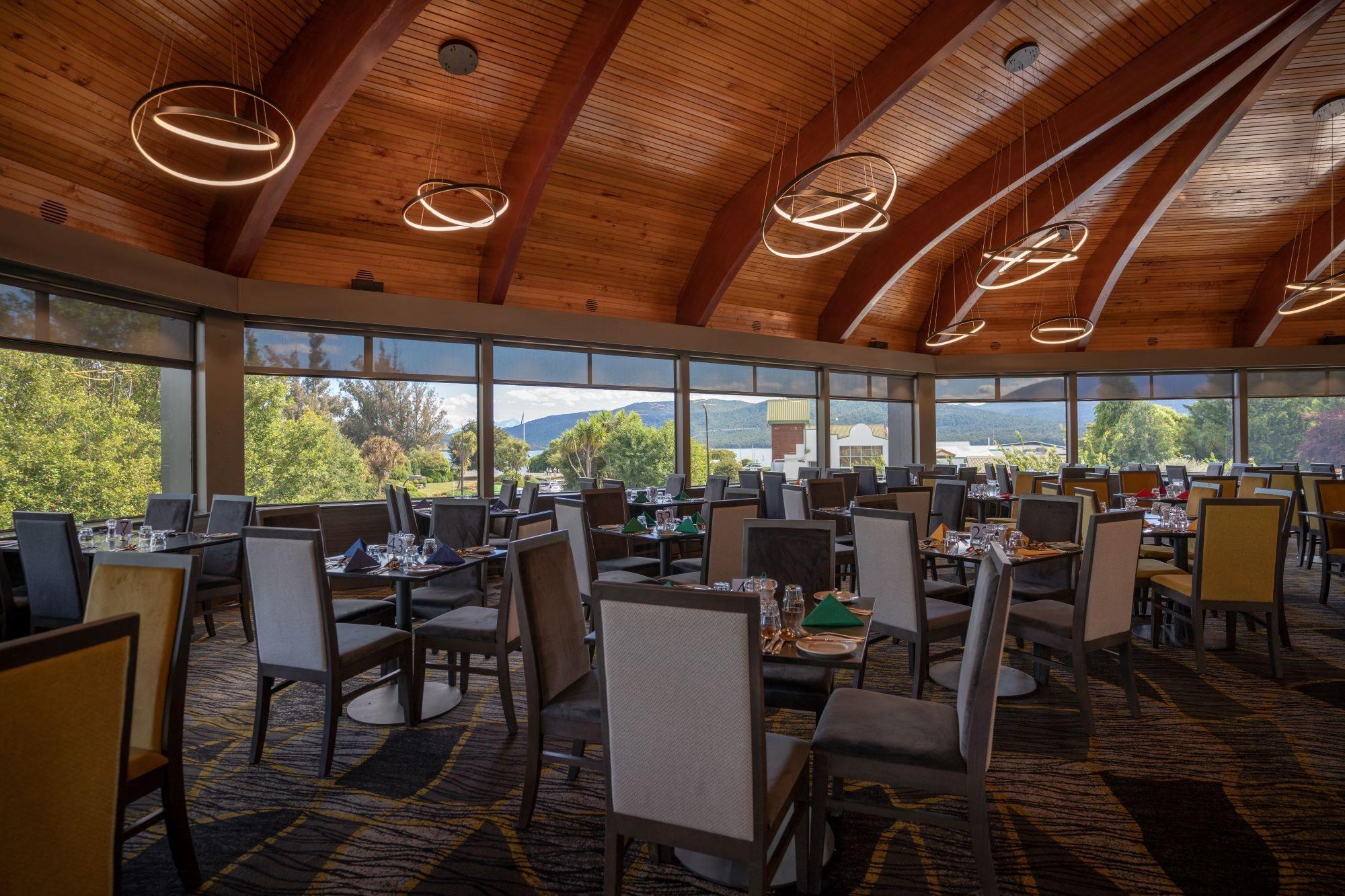 Distinction Luxmore Hotel Te Anau Ngoại thất bức ảnh