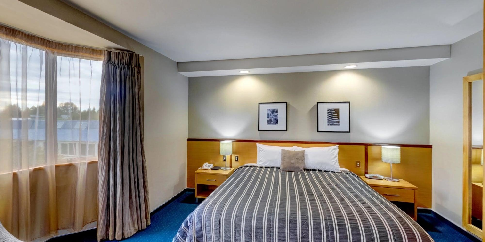 Distinction Luxmore Hotel Te Anau Ngoại thất bức ảnh