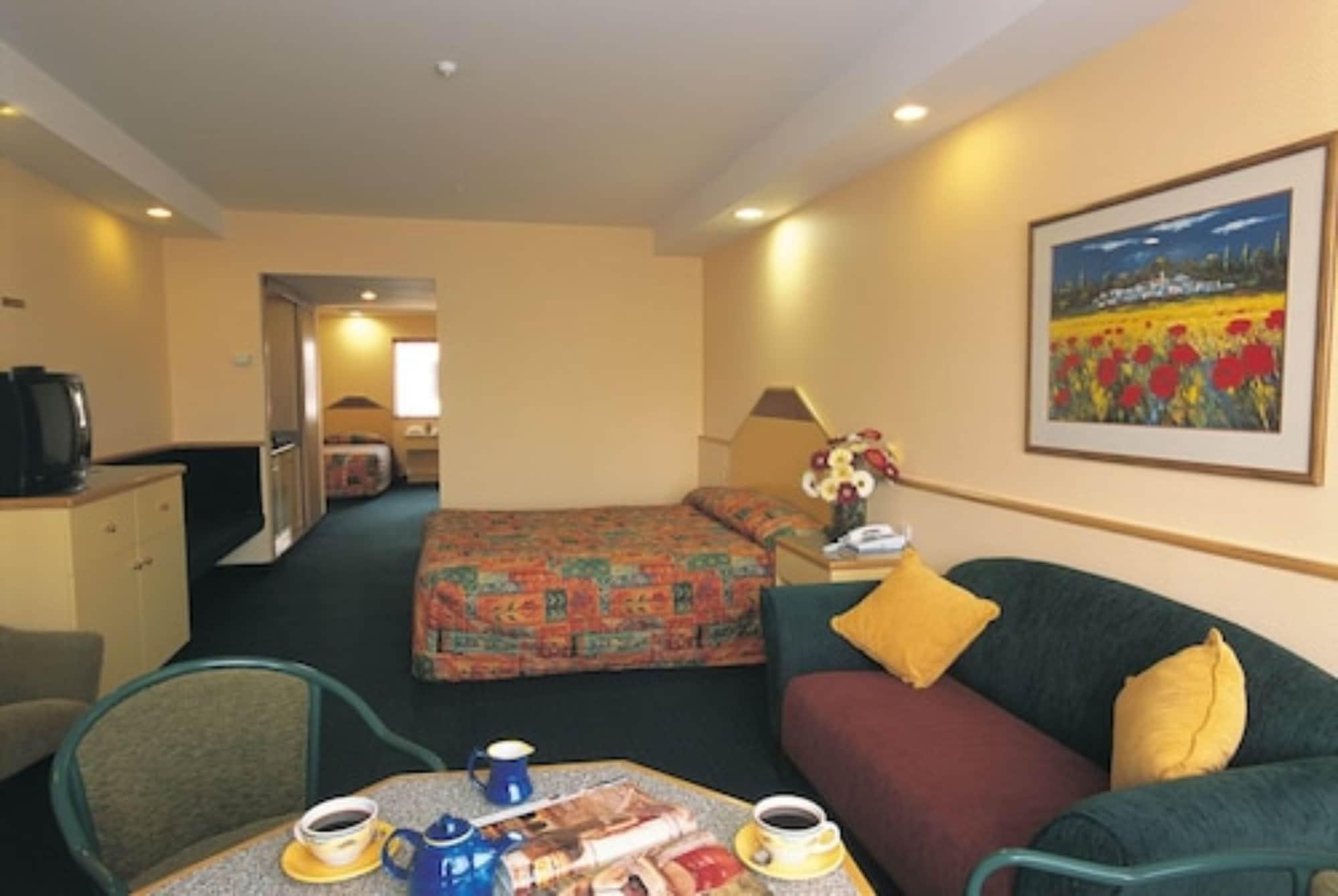 Distinction Luxmore Hotel Te Anau Ngoại thất bức ảnh