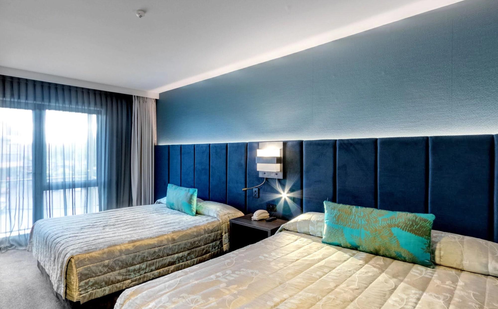 Distinction Luxmore Hotel Te Anau Ngoại thất bức ảnh