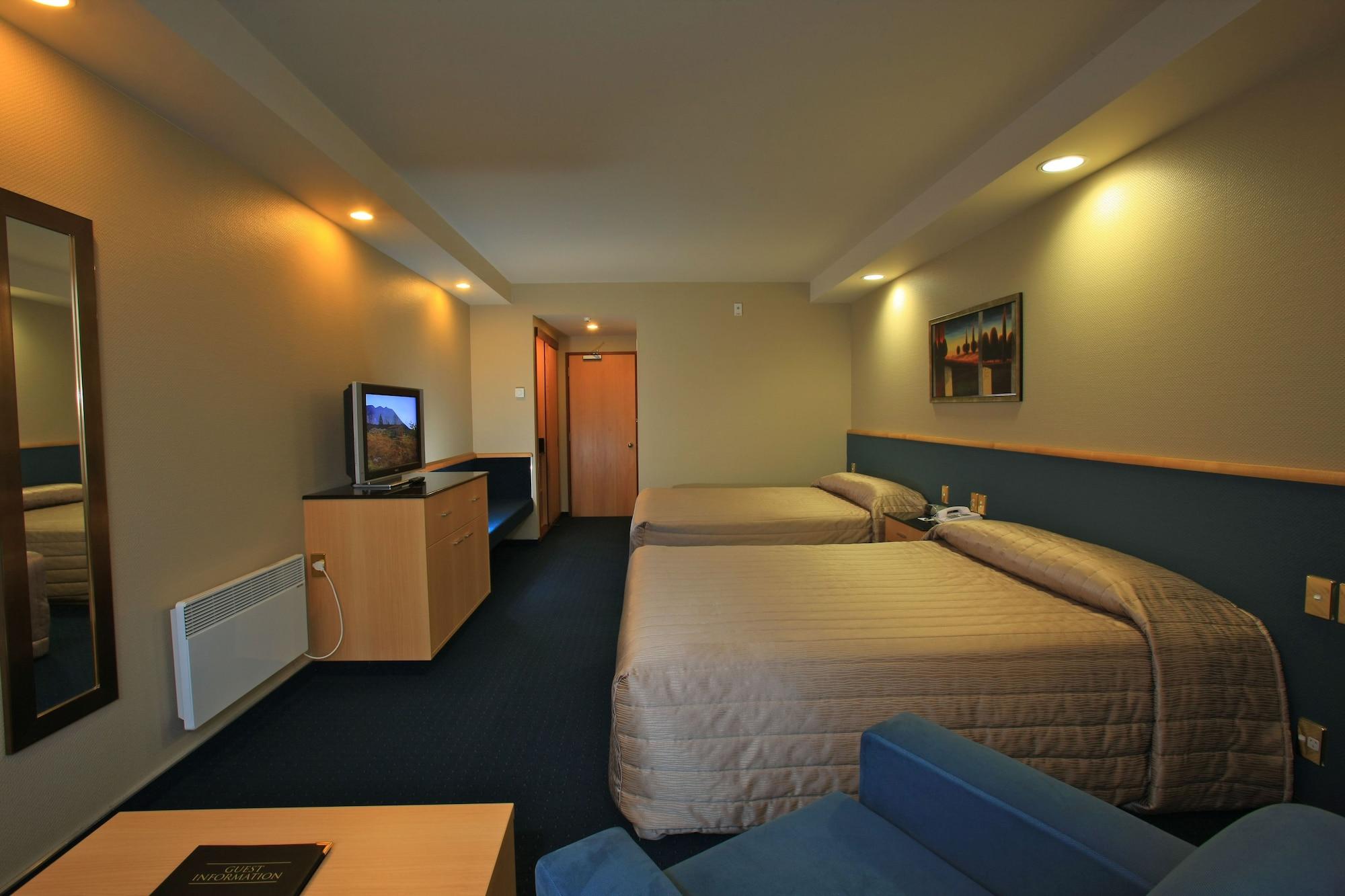 Distinction Luxmore Hotel Te Anau Ngoại thất bức ảnh