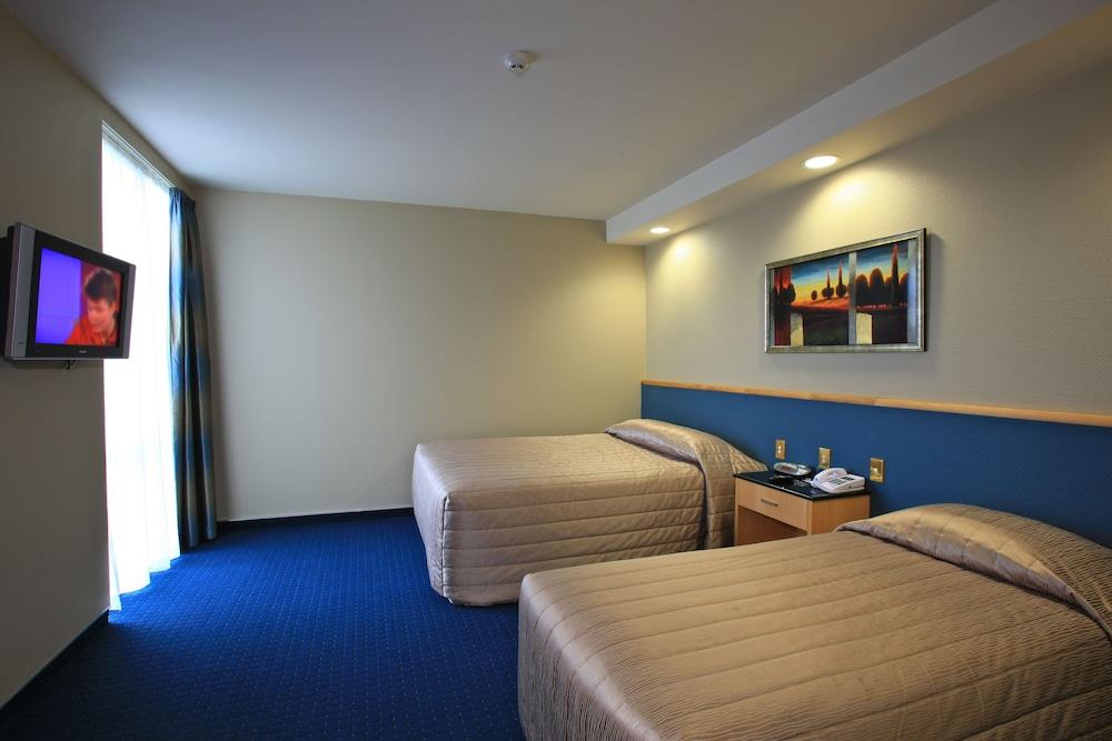 Distinction Luxmore Hotel Te Anau Ngoại thất bức ảnh