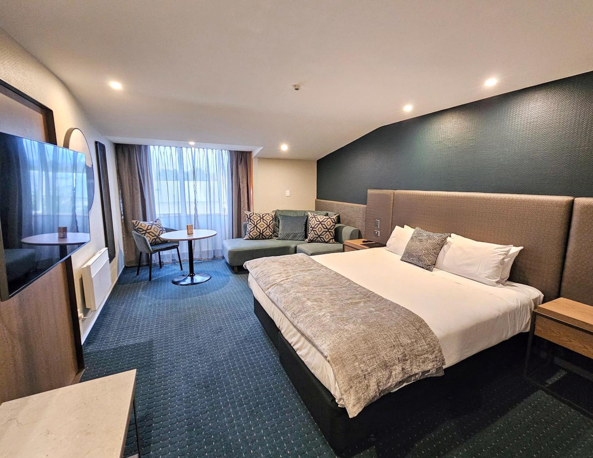 Distinction Luxmore Hotel Te Anau Ngoại thất bức ảnh