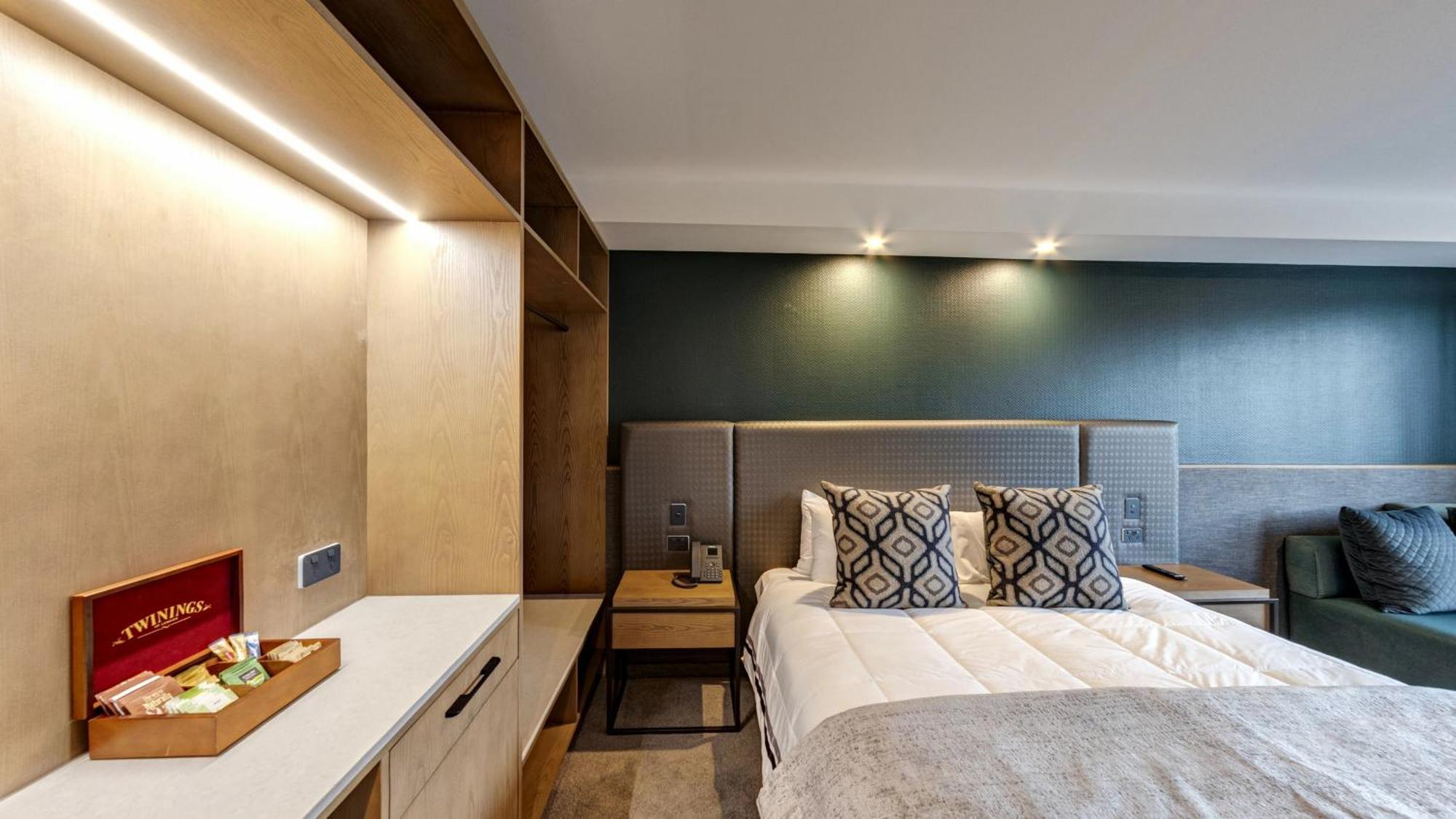 Distinction Luxmore Hotel Te Anau Ngoại thất bức ảnh