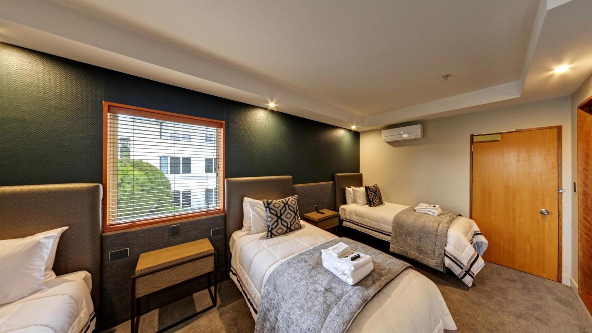 Distinction Luxmore Hotel Te Anau Ngoại thất bức ảnh