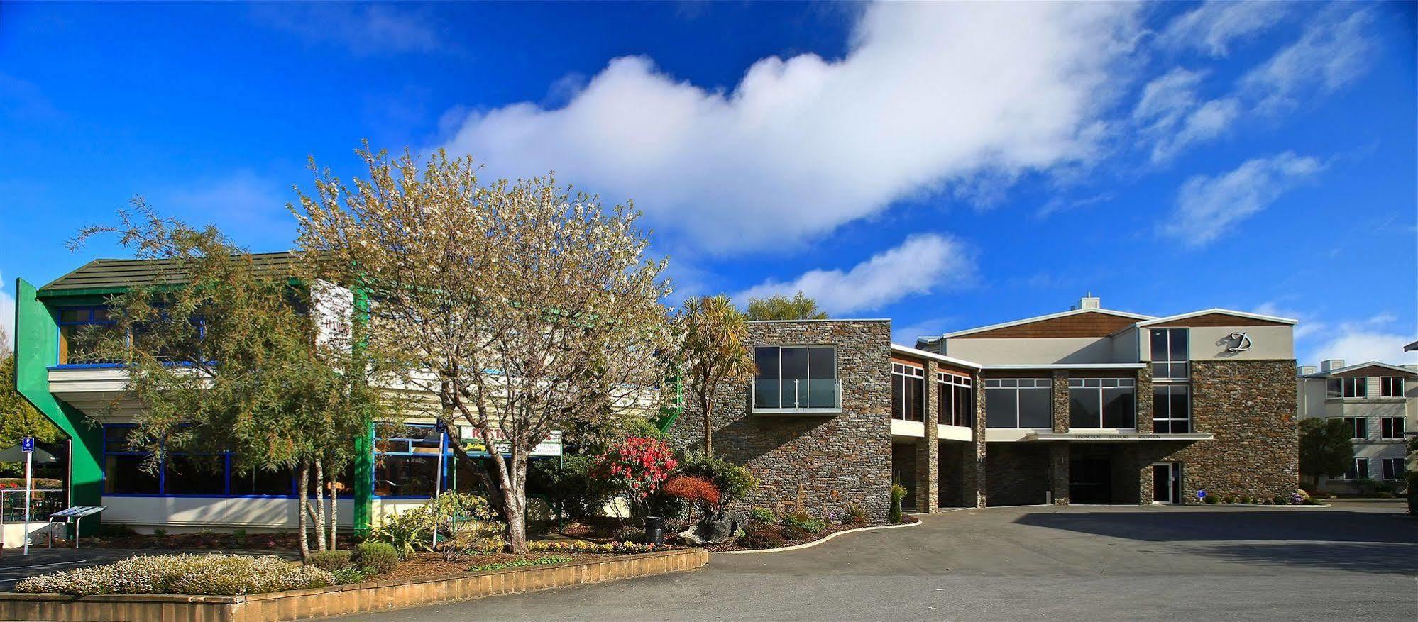 Distinction Luxmore Hotel Te Anau Ngoại thất bức ảnh